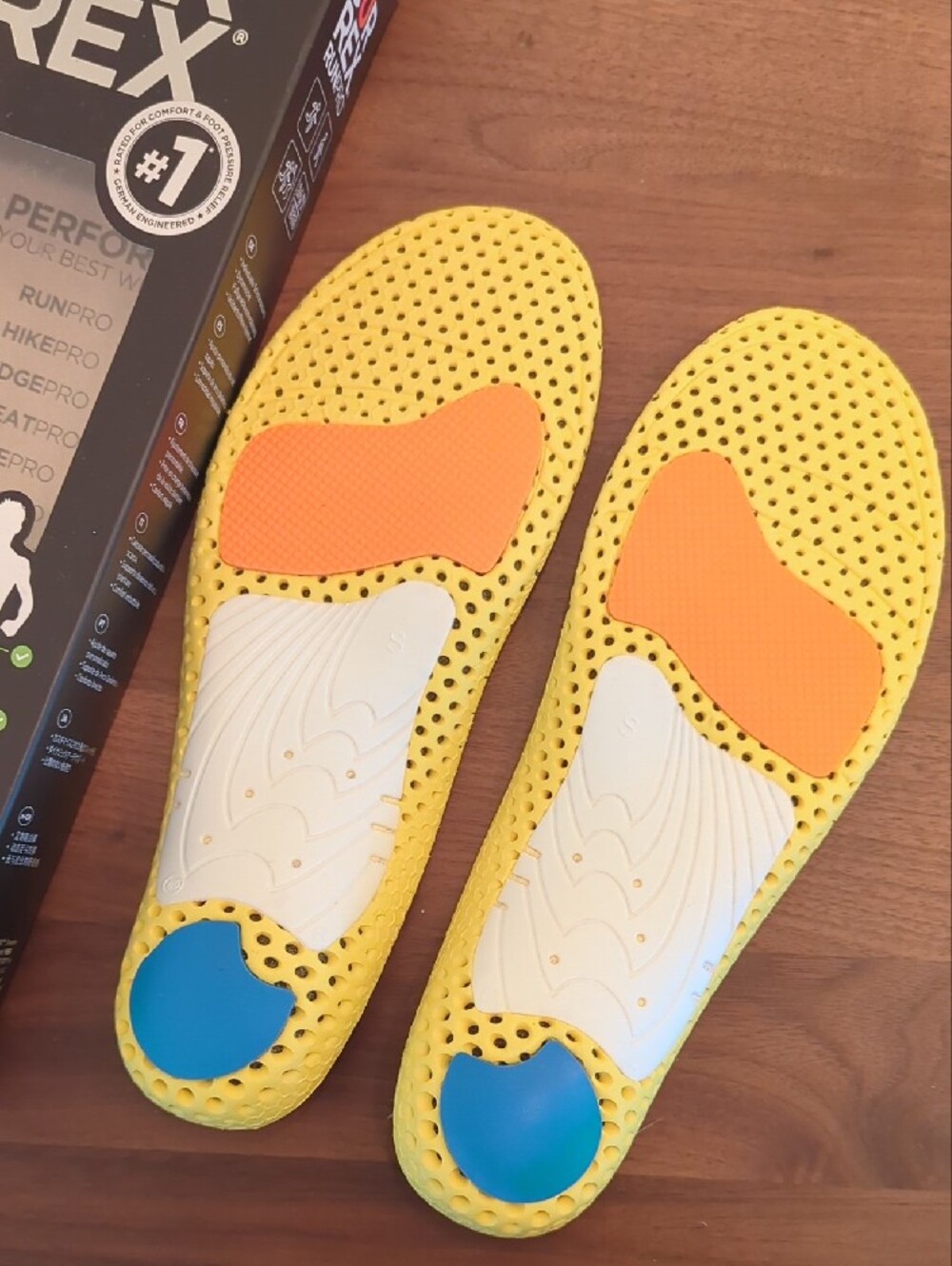 RunPro Dynamic Insole - Black & Orange, Medium Profile (S) - Picture 3 of 3